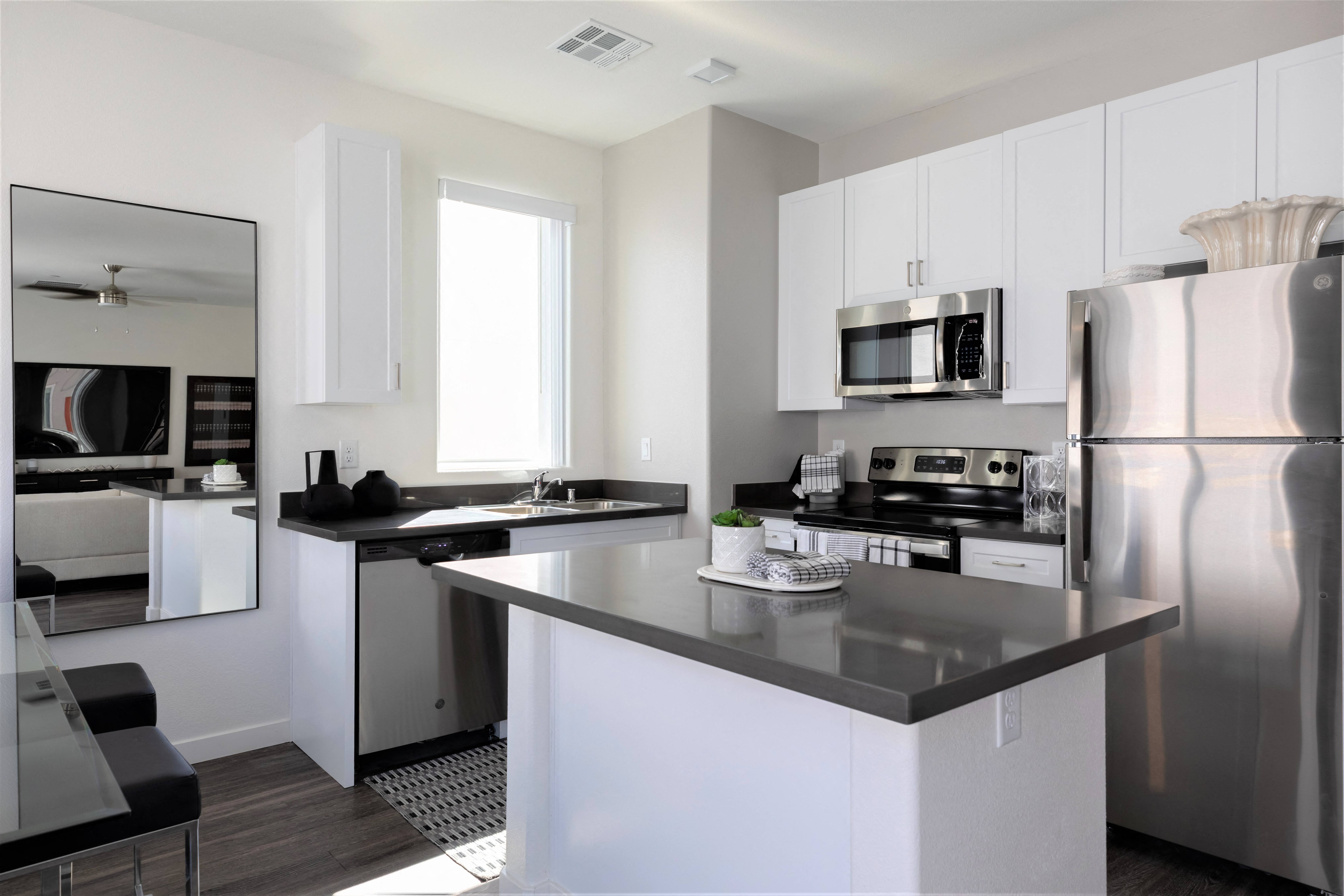 Moderne At Centennial