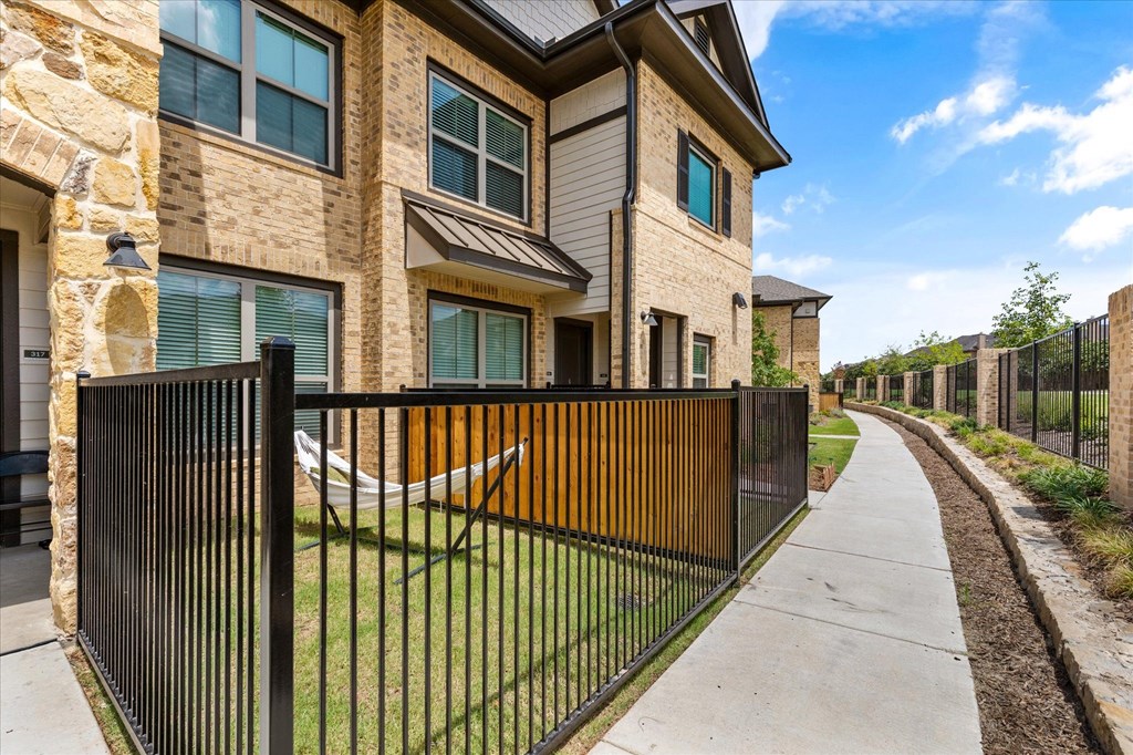 spacious enclosed pet yards on first floor units