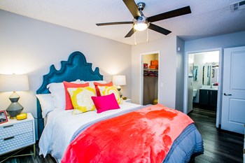 Bedroom With Ceiling Fan at 5400 Vistas, Las Vegas, NV - Photo Gallery 11