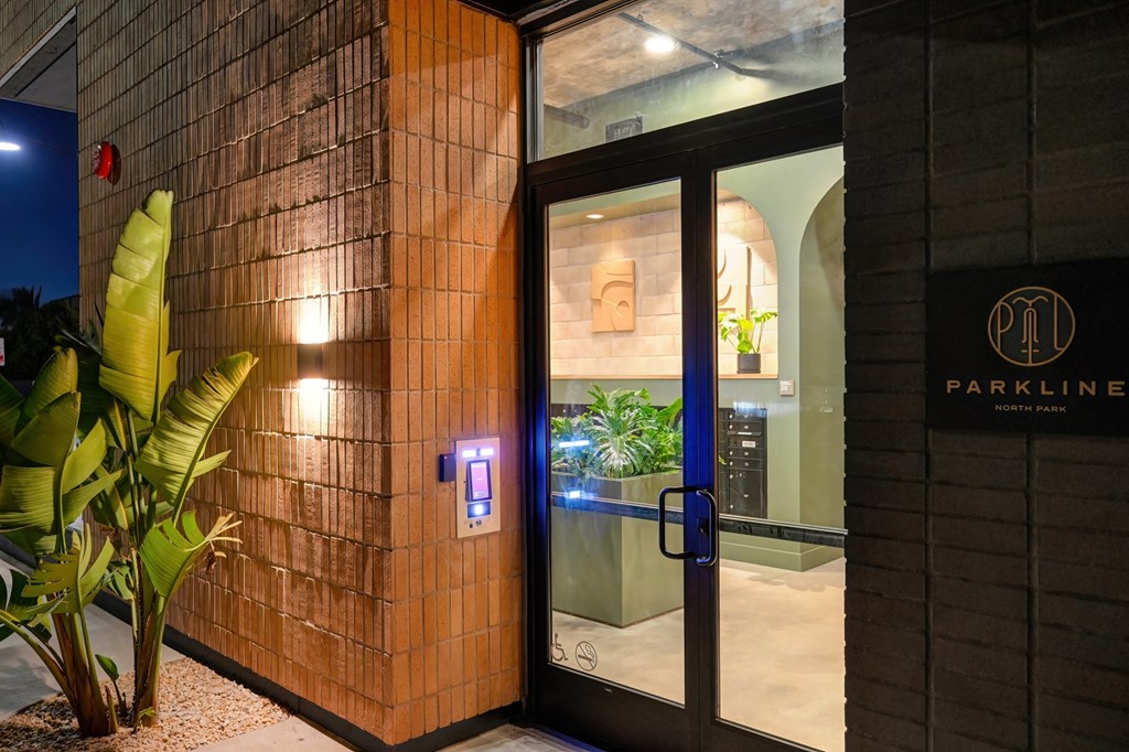 the entrance to the park line hotel lobby