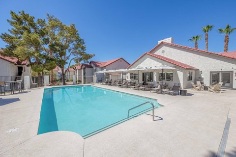Swimming Pool at 5400 Vistas Apartments, Las Vegas, NV