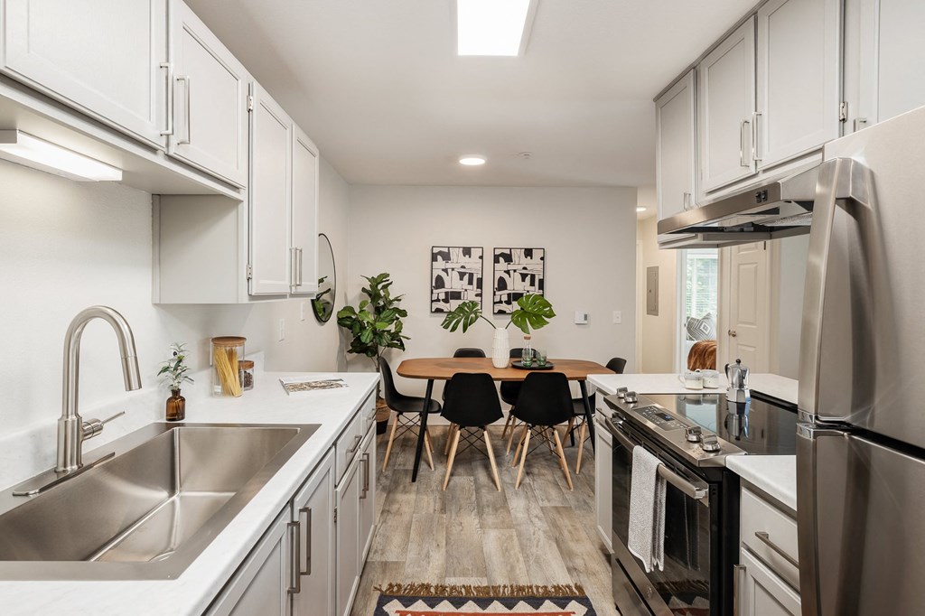 kitchen and eating area at Canyon Creek, Wilsonville, OR, 97070
