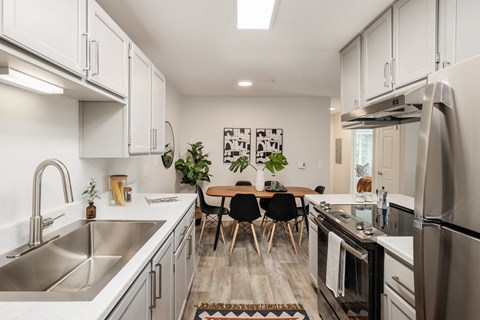 kitchen and eating area at Canyon Creek, Wilsonville, OR, 97070