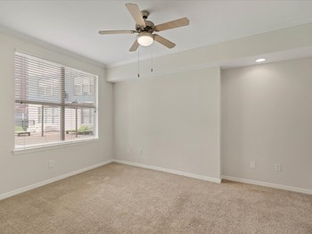 3324 McKinney Ave 1-3 Beds Apartment for Rent - Photo Gallery 36
