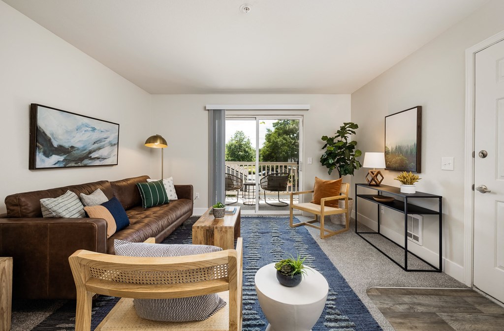 Dining With Living Room at Canyon Creek, Wilsonville, Oregon