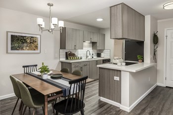 kitchen and dining kitchen and dining at Canyon Creek, Oregon