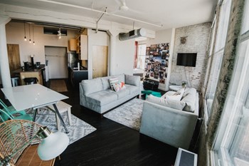Living Room - Photo Gallery 4