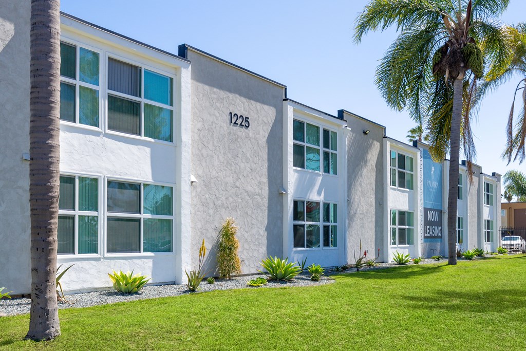 A building with the number 1225 on it.