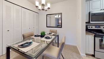 dining room - Photo Gallery 3