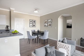 dining room - Photo Gallery 2