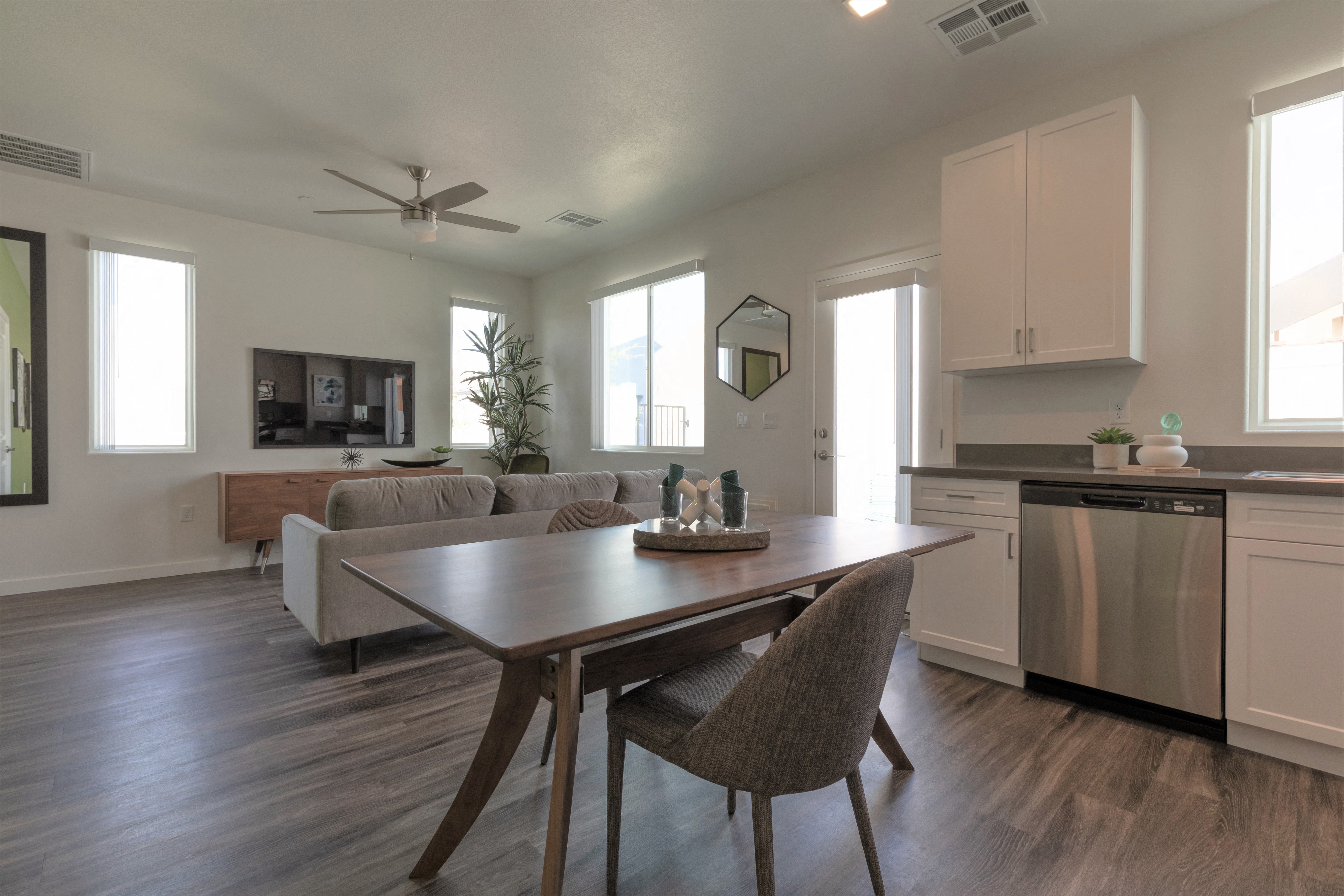 Moderne At Centennial