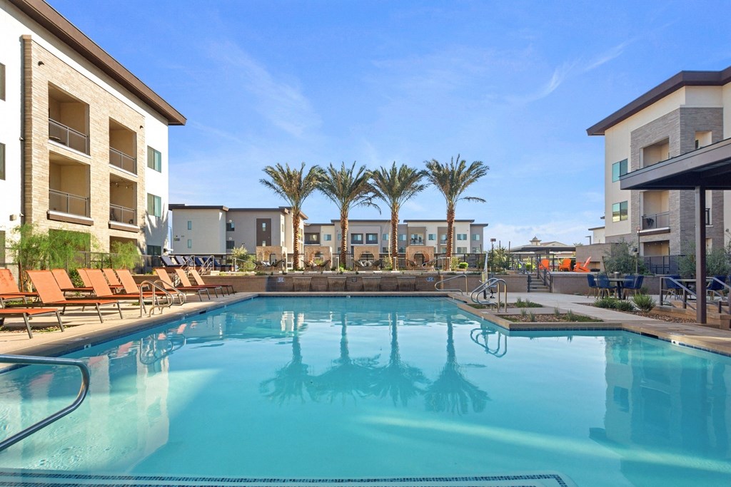 Daylight Pool Lounge