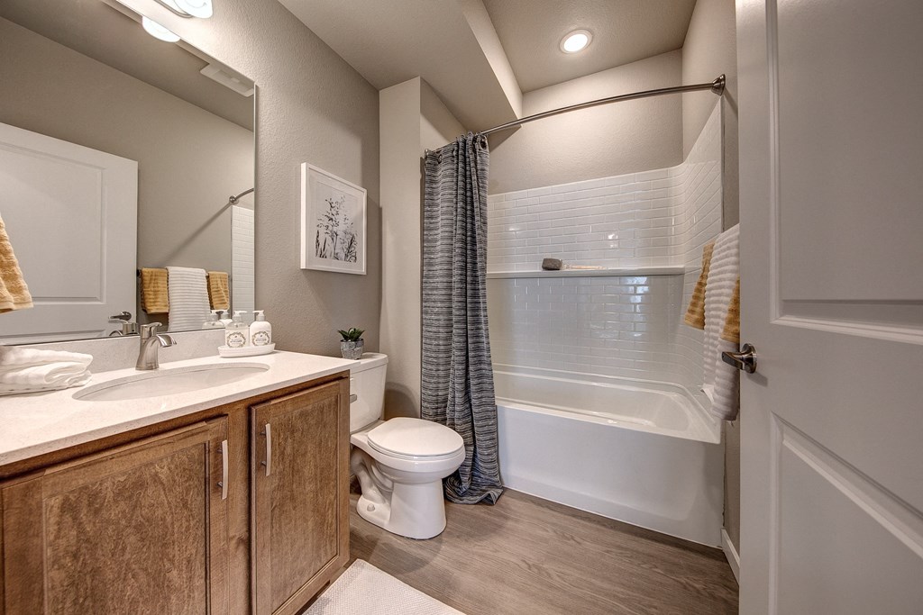 Pelican second bathroom