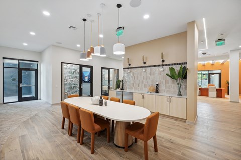 Clubhouse Dining Area at Alta Sunset Heights, Houston, TX, 77009