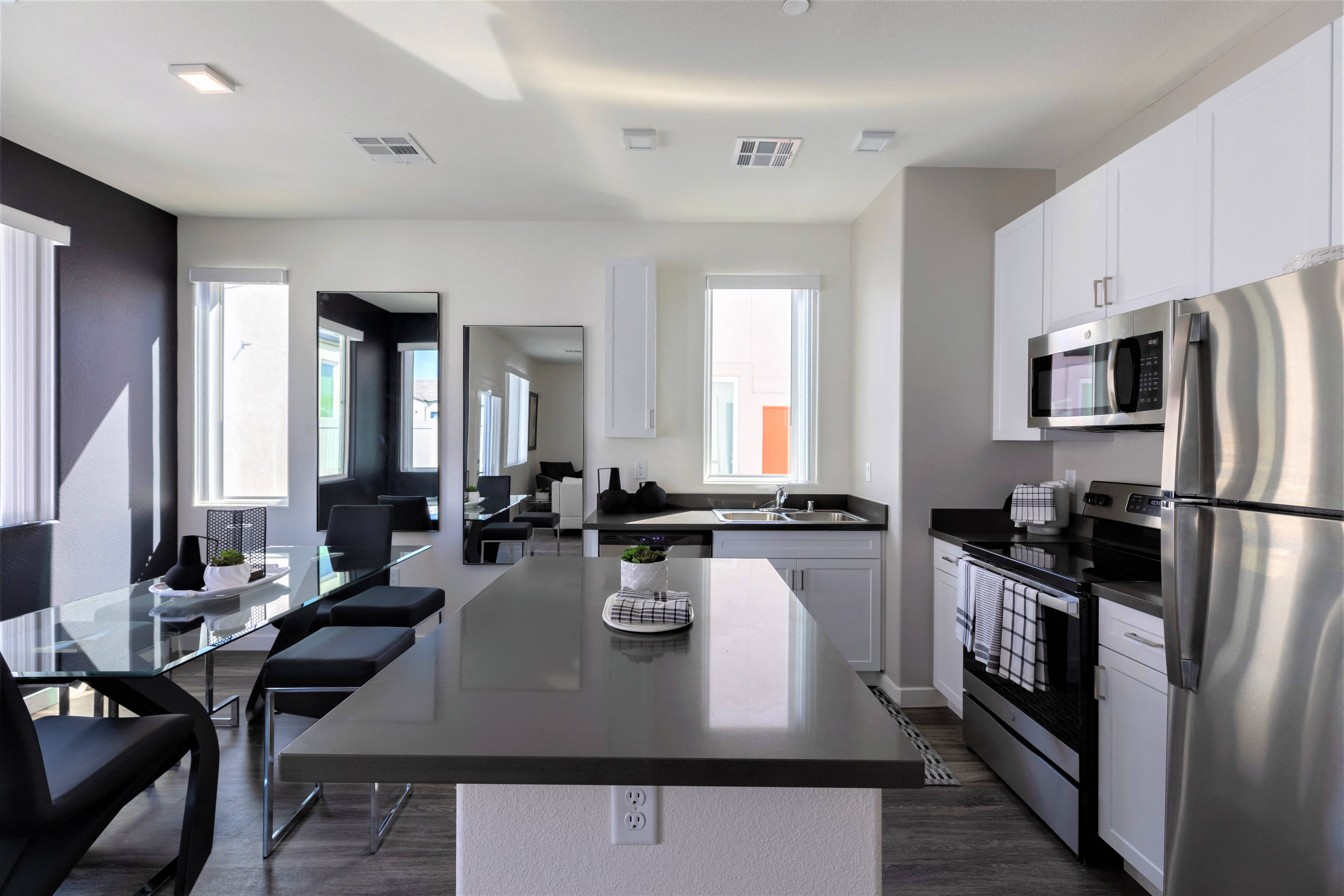 Moderne At Centennial