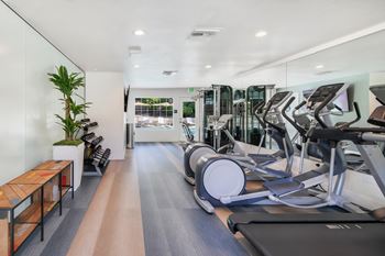Fitness Center with Free Weights at Softwind Point, California 