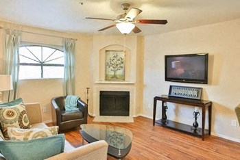 Balcony with views - Photo Gallery 3