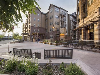 exterior building view - Photo Gallery 5