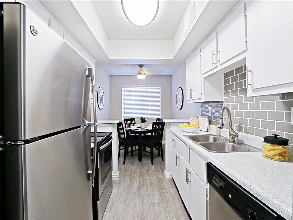 Chef-Inspired Kitchens at Villatree Apartments, Tempe, AZ