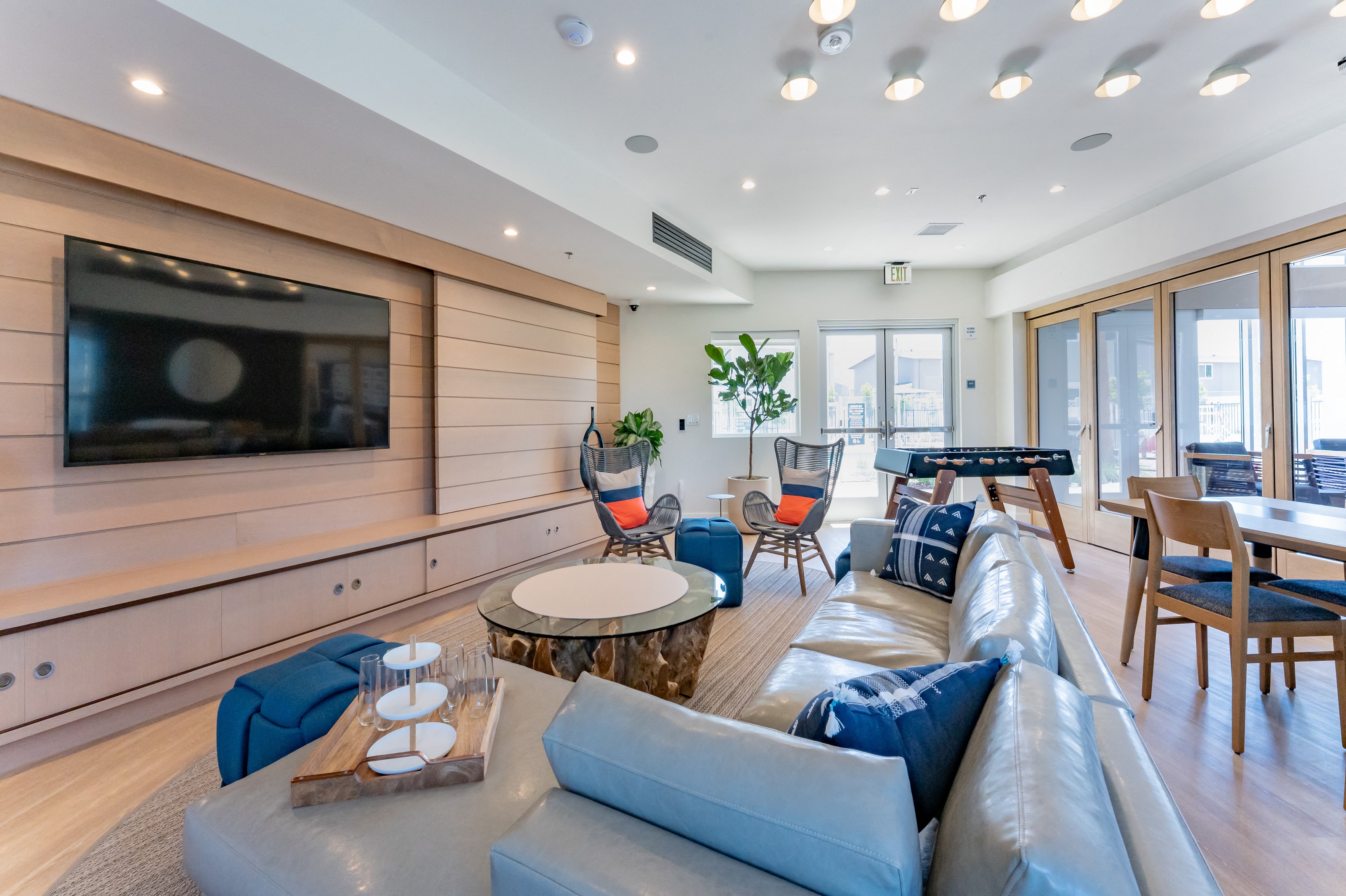 clubhouse seating and tv