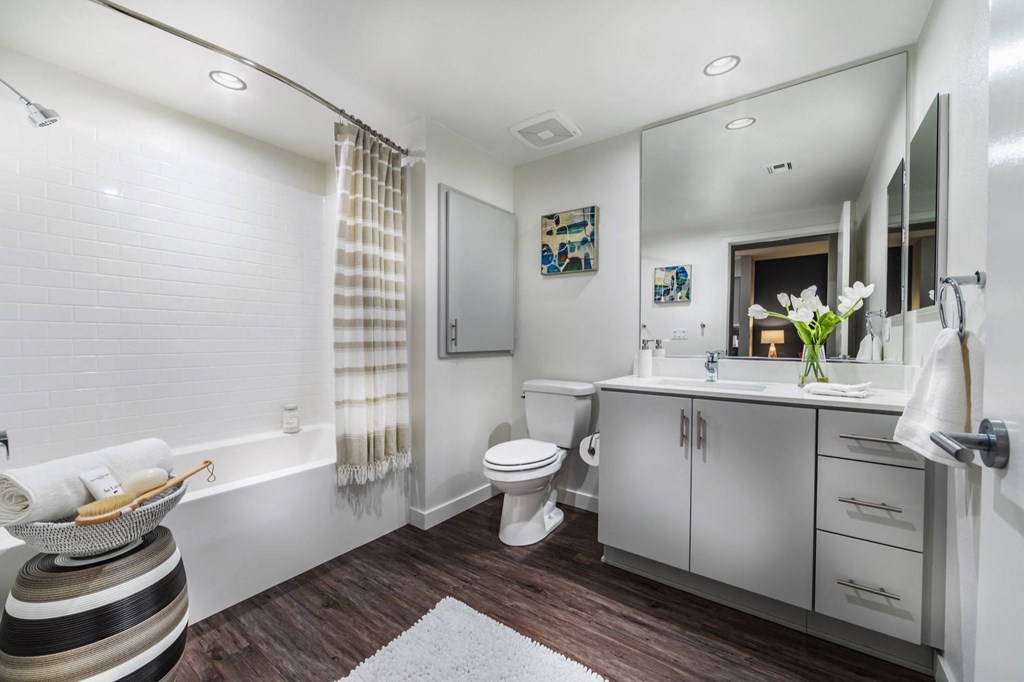 Alcove Interior Bathroom