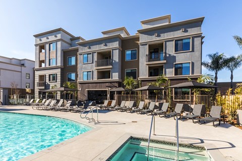 Alcove pool