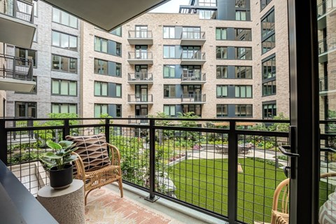 3275 Washington Blvd Studio-2 Beds Apartment for Rent