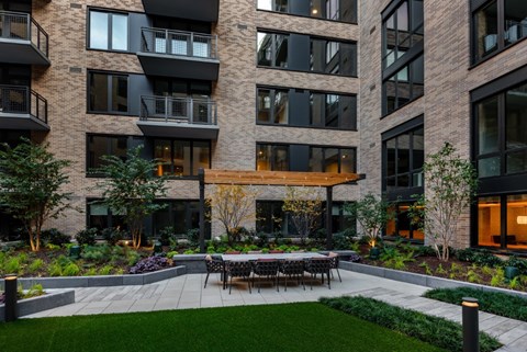3275 Washington Blvd Studio-2 Beds Apartment for Rent