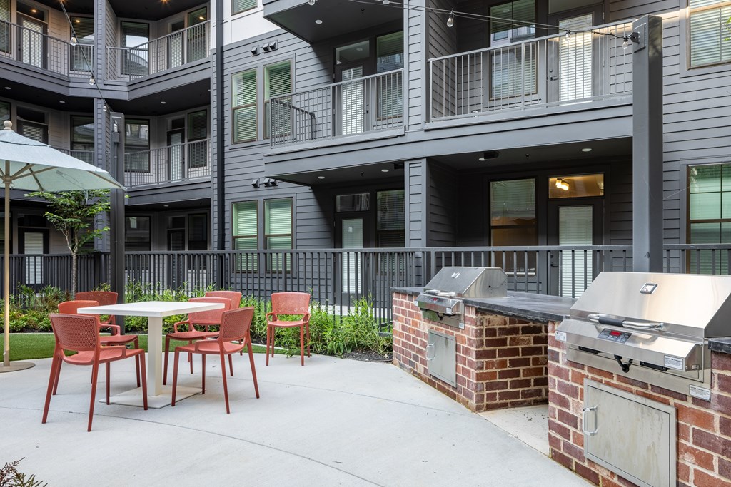 Firepit Courtyard with Grilling Area and Seating
