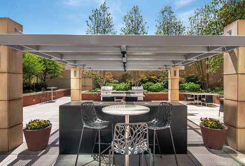 Outdoor Kitchen Lounge