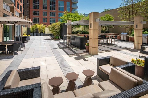 Outdoor Kitchen Lounge