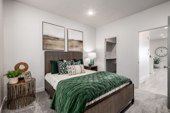 bedroom and bathroom - Photo Gallery 5