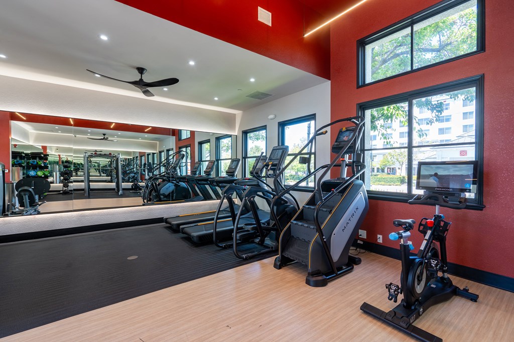 the gym at the monarch luxury apartments