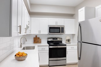 Chef-Inspired Kitchens Feature Stainless Steel Appliances Chef-Inspired Kitchens Feature Stainless Steel Appliances at Monte Viejo, Arizona - Photo Gallery 3