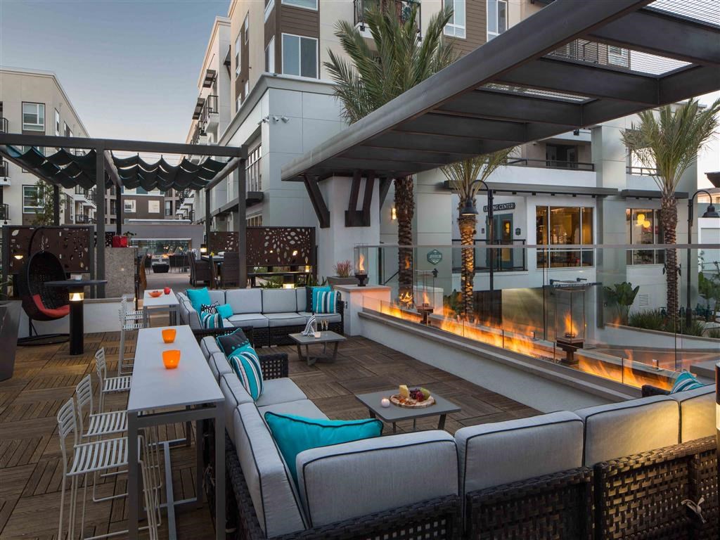 outdoor lounge and fire pit