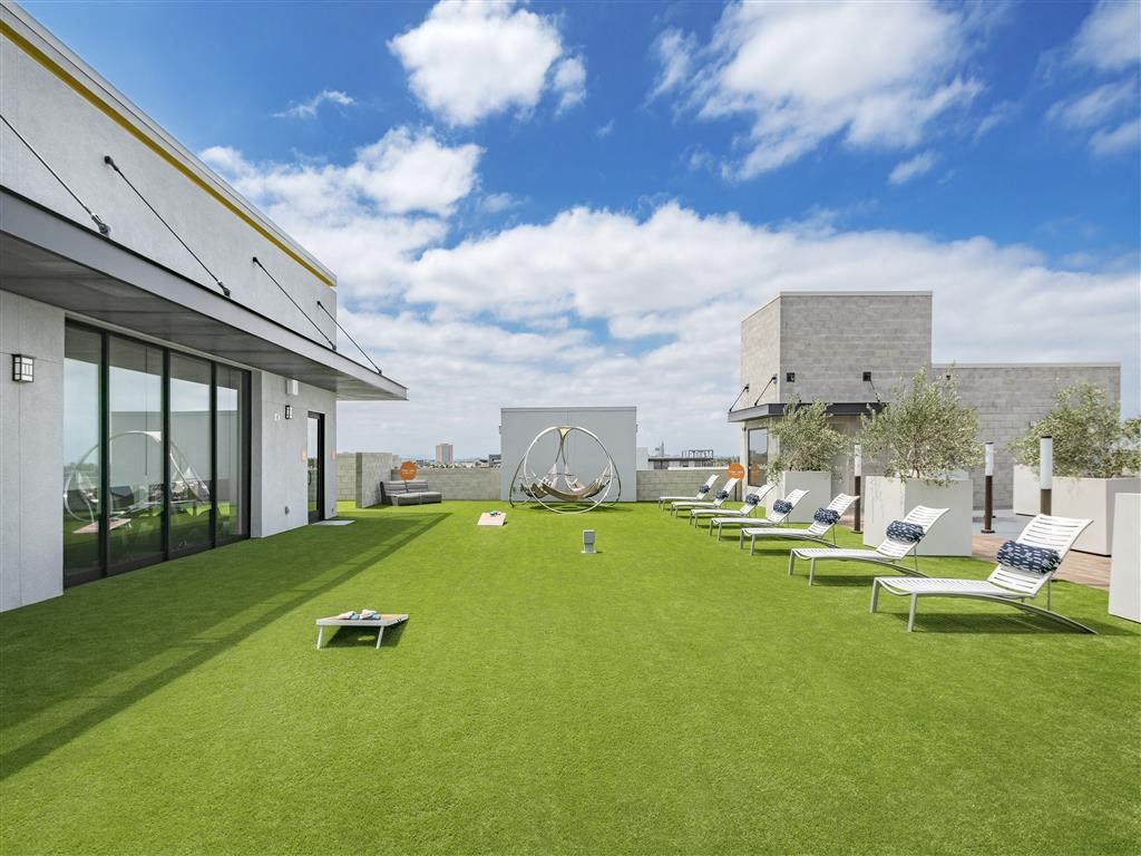 Outdoor lounge