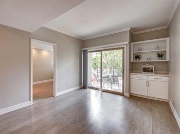Living Room - Photo Gallery 4