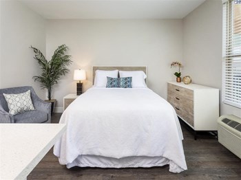 Bedroom - Photo Gallery 9