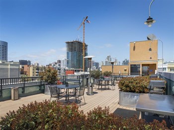Roof Top Patio - Photo Gallery 16