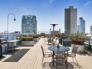 Roof Top Patio - Photo Gallery 17