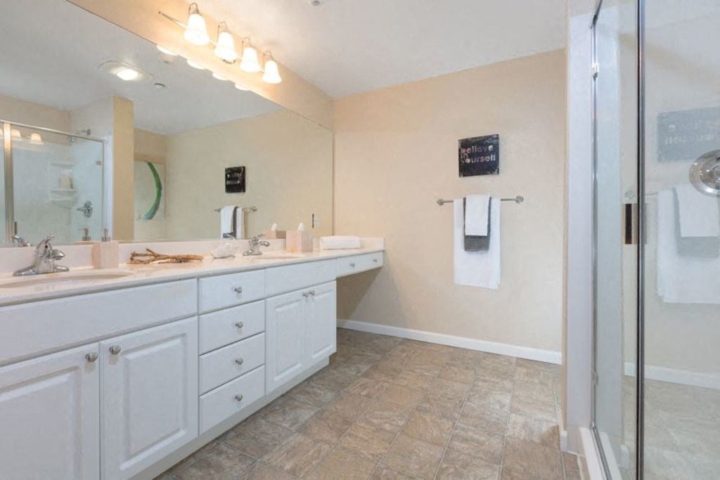 large master bathroom