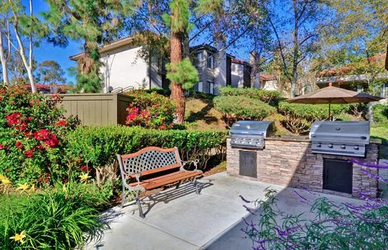 BBQ Area at Shadowridge Woodbend Apartments in Vista, CA