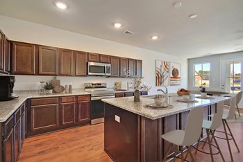Kitche (Virtually staged) - Photo Gallery 5
