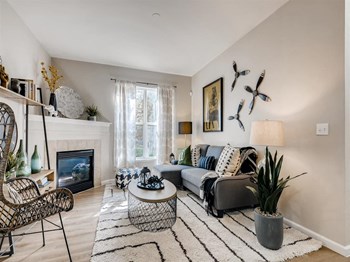 Living Room - Photo Gallery 2