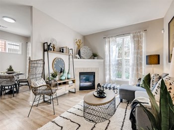 Living Room - Photo Gallery 3