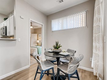 Dining Room - Photo Gallery 5
