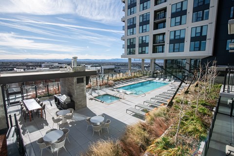 One Seven At Belleview Station