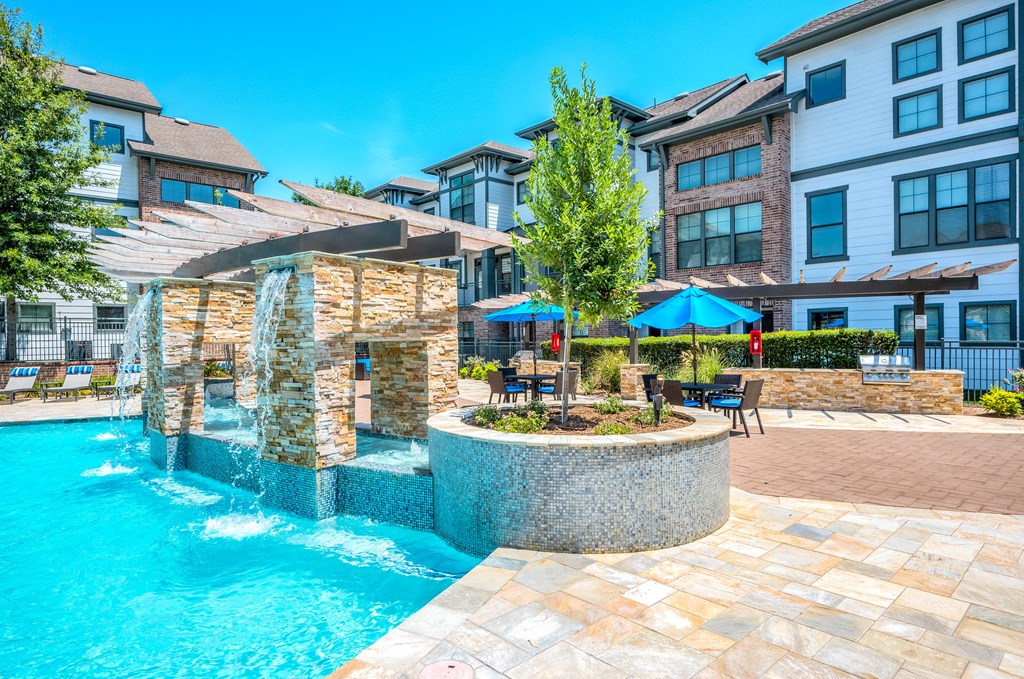 the preserve at ballantyne commons community water feature