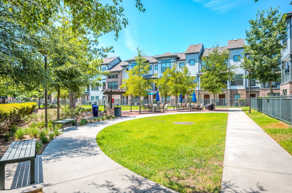 the reserve at fairfax corner apartments exterior