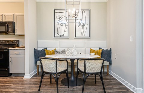 Dining Room at Blu on the Boulevard, Baton Rouge, Louisiana